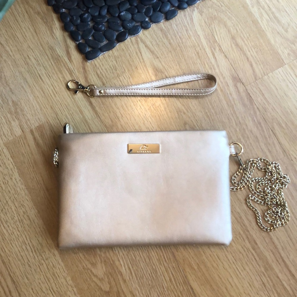 Mini gold convertible crossbody!